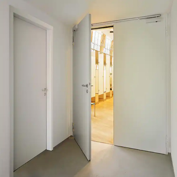 附近防火門生產(chǎn)廠家(圖1) 防火門工地.jpg